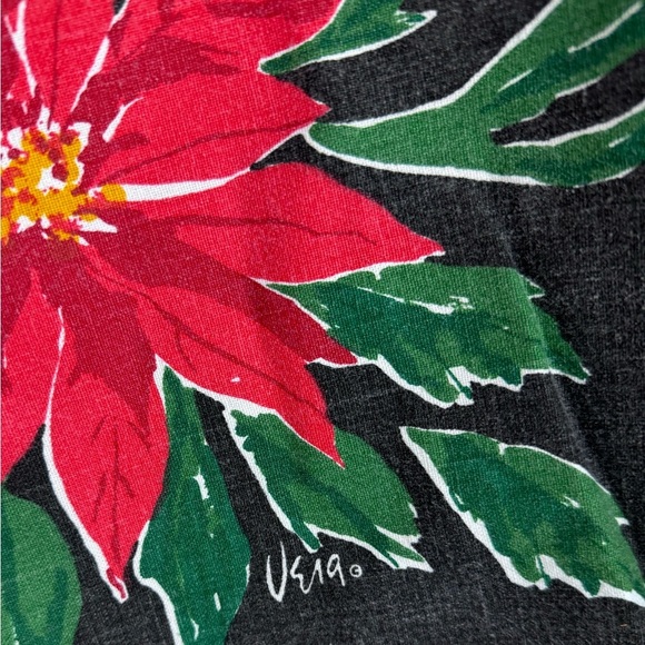 Vintage Vera Neumann pointsetta holiday tablecloth size 47 x 51 - Picture 4 of 4